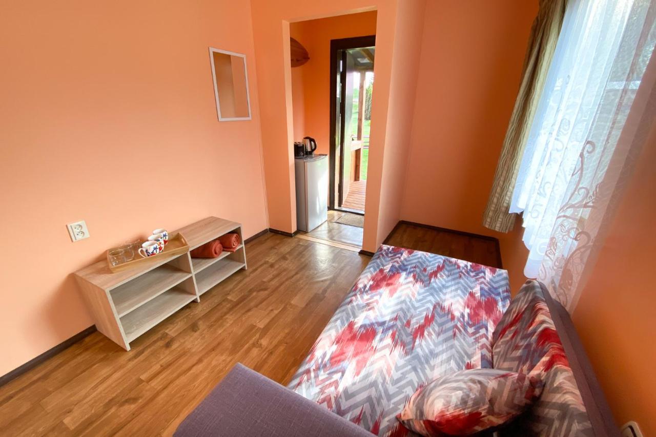 Ergli Hotel แบร์นาติ ภายนอก รูปภาพ