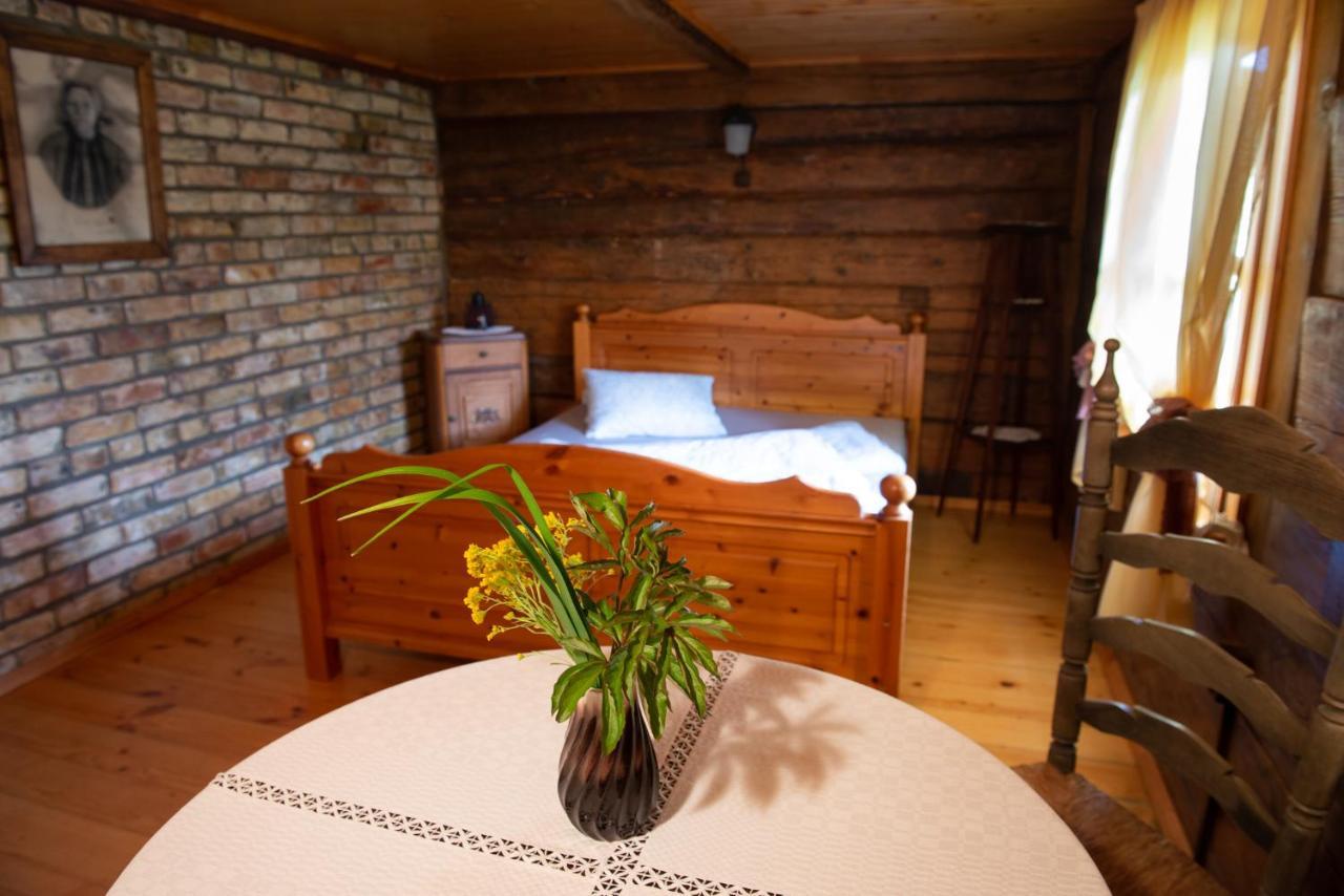 Ergli Hotel แบร์นาติ ภายนอก รูปภาพ
